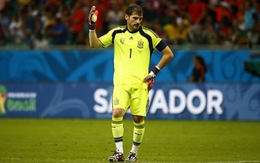 Thủ môn Casillas chơi tệ nhất trận Tây Ban Nha - Hà Lan