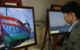 Trưng bày hình ảnh tàu cá bị Trung Quốc đâm chìm