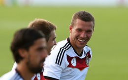 Podolski tặng chiến thắng của tuyển Đức cho Schumacher