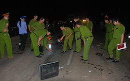 Xe máy đâm nhau, 4 thanh niên văng xuống đường tử vong