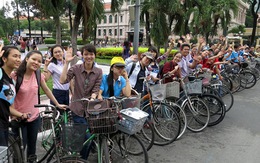 Đạp xe tham quan Sài Gòn chỉ với 20.000 đồng