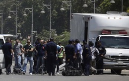 Nổ bom gần dinh tổng thống Ai Cập, hai cảnh sát chết