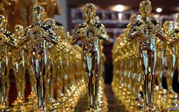 Bị kiện vì bán tượng vàng Oscar
