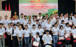 Trao học bổng "chung một ước mơ" cho 50 học sinh Hà Nội