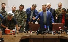 Ly khai Ukraine giao hộp đen và hàng trăm thi thể hành khách