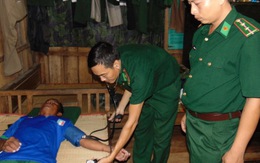 Bàn giao bốn ngư dân gặp nạn cho phía Campuchia