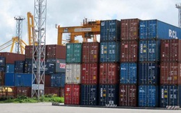 8.000 container vẫn "đắp chiếu" tại cảng