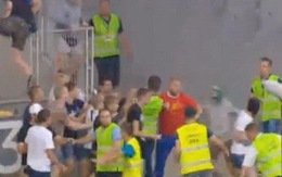 Trận đấu ở Champions League bị gián đoạn vì bạo loạn