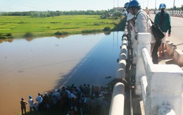 Phát hiện xác nam thanh niên chết trôi trên sông Bàn Thạch