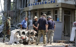 Tòa thị chính di tản, xe tăng rầm rập vào Kiev