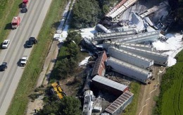 Mỹ: Hai xe lửa chở chất độc đâm nhau, 2 người chết