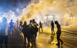 Súng nổ ở thành phố bạo động Mỹ