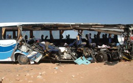 ​Ai Cập: xe du lịch tông nhau, 30 người chết