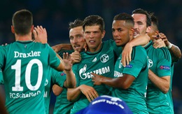 Huntelaar giúp Schalke chia điểm với Chelsea