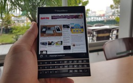 Ảnh thực tế BlackBerry Passport, smartphone vuông