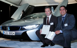 BMW i8 giành giải công nghệ sáng laser
