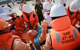Cứu thuyền viên nước ngoài bị đau tim trên biển