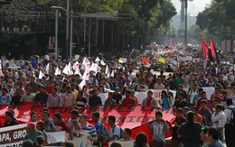 ​Biểu tình khắp Mexico phản đối vụ sinh viên bị tàn sát