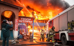 Cháy lớn chợ người Việt tại Nga