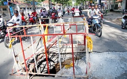 "Hố tử thần” sâu hơn 2m nằm giữa ngã ba đường