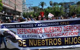 Hàng chục ngàn người Chile biểu tình chống cải cách giáo dục