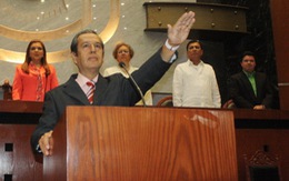 Hiệu trưởng ĐH làm thống đốc bang bạo lực Mexico