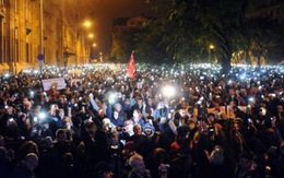​Hàng chục ngàn người Hungary biểu tình chống thuế Internet