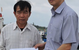 Hội người Việt tại Pháp tặng quà ngư dân Lý Sơn