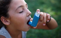 ​Cách dùng bình xịt định liều trong bệnh hen suyễn, COPD