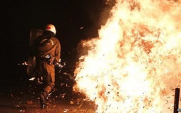 Hàng ngàn người biểu tình Hy Lạp đụng độ cảnh sát