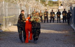 Tù nhân Guantanamo tiết lộ chuyện bị hành hạ