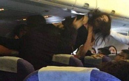 Khách Trung Quốc túm tóc nhau náo loạn máy bay