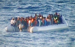 Hơn 1.000 người vượt biển di cư vào châu Âu