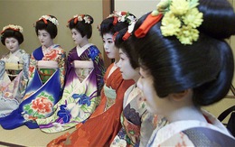 Geisha Nhật phải học cách tự vệ trước nguy cơ