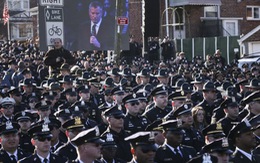 ​Hàng chục nghìn cảnh sát Mỹ viếng hai sĩ quan bị ám sát