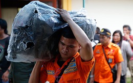 Tìm kiếm máy bay QZ8501, phát hiện nhiều thi thể trên biển Java