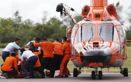 Chuyến bay QZ8501: Manh mối từ các mảnh vỡ và thi thể