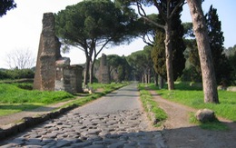Roma hút hồn hôm nay với những cung đường La Mã