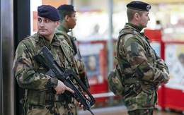 Pháp bắt năm công dân Nga vì tội khủng bố