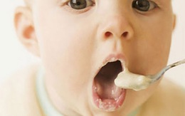 ​Những điều cần biết khi cho trẻ ăn váng sữa