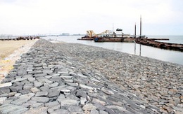 ​Bình Thuận cần xây thêm đê, kè ngăn biển xâm thực