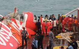Indonesia dừng trục vớt thân máy bay AirAsia