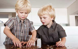 Muốn dạy trẻ chuyện tiền bạc, trả tiền cho chúng?
