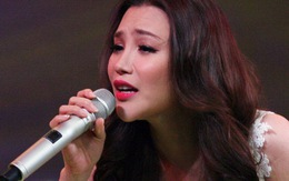 ​Hồ Quỳnh Hương “lì xì” khán giả live concert