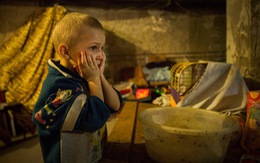 Cuộc sống gian khó dưới hầm trú ẩn ở Ukraine