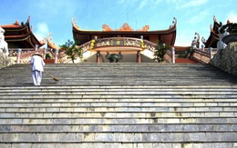 Ngắm thiền viện Trúc Lâm bên bờ Bái Tử Long