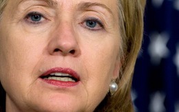 Năm 2014 bà Clinton đã giao nộp hơn 30.490 thư điện tử