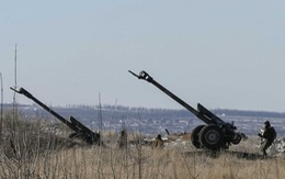 Đạn pháo rung chuyển đông Ukraine, phá vỡ lệnh ngừng bắn