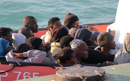 Hàng trăm người chết trong vụ lật thuyền ngoài khơi Libya