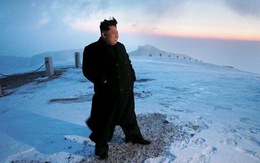 Kim Jong-Un chinh phục đỉnh núi cao nhất Triều Tiên